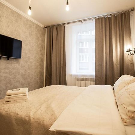 Ultra Lux 3 Rooms Apartment Near Arena City Киев Екстериор снимка