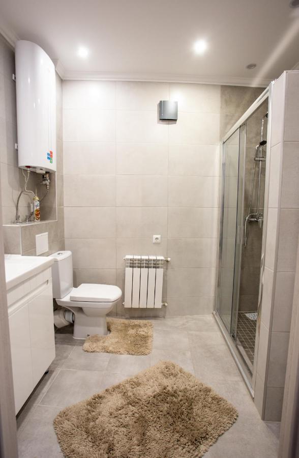 Ultra Lux 3 Rooms Apartment Near Arena City Киев Екстериор снимка