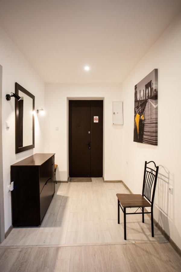 Ultra Lux 3 Rooms Apartment Near Arena City Киев Екстериор снимка