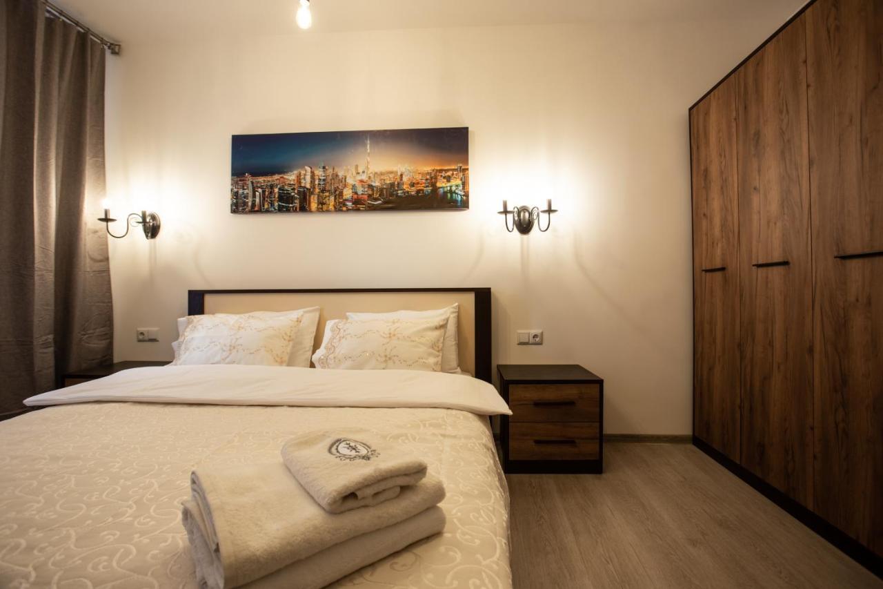 Ultra Lux 3 Rooms Apartment Near Arena City Киев Екстериор снимка