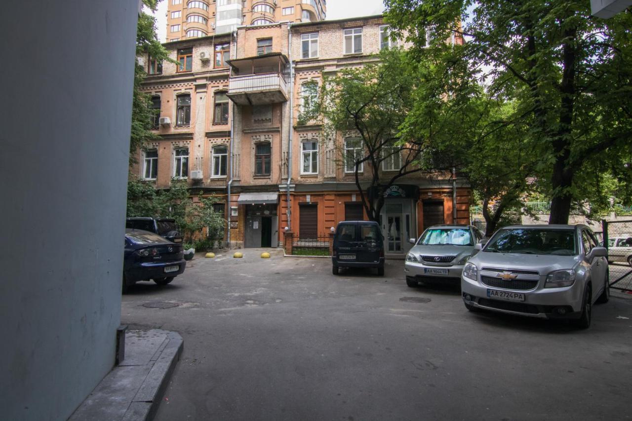 Ultra Lux 3 Rooms Apartment Near Arena City Киев Екстериор снимка